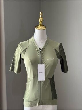 Jelenew Women’s Cycling Jersey Sage Green Short Sleeve Full Zip Size L NWT